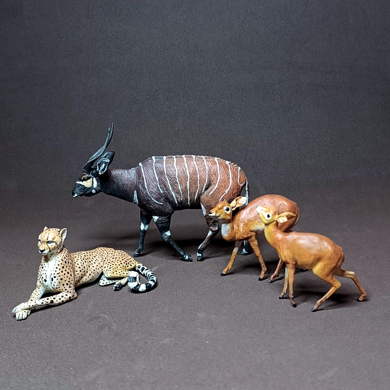 Grupo de miniaturas de mamíferos divARTsity