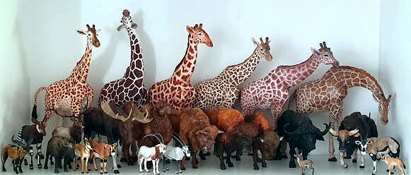 Colección de miniaturas de mamíferos divARTsity